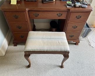 Mahogany knee hole desk 50"w x 19"d x 30"h great shape could use some restore a finish to brighten it up $60 bench not for sale