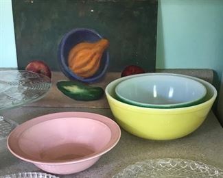 Vintage Pyrex nesting bowls