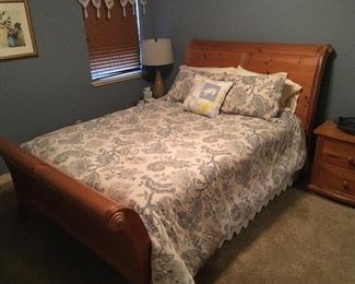 Queen Size Cedar Sleigh Bed