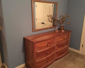 Beautiful Cedar 6 drawer Dresser.