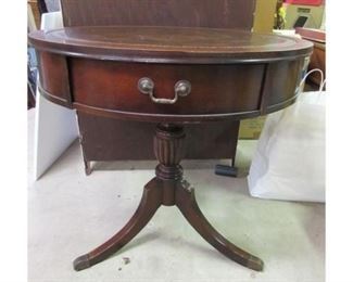 Small 1950s Traditional Dark Wood Round Pedestal End Table