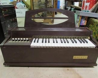 Vintage 1960s Magnus Electric Small Table Top Chord Organ