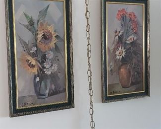 Retro flower arrangement wall art. 
