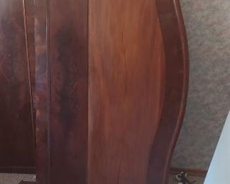 Antique full/queen sleigh bed