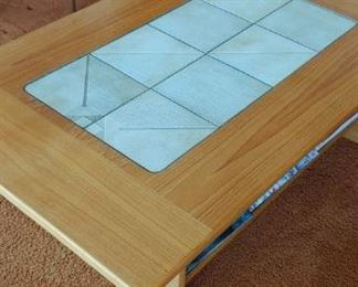 Gangso tiled coffee table