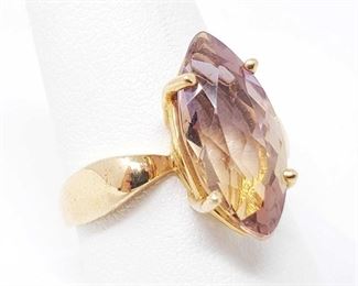 534	

14k Gold Ring With Semi Precious Stone, 5g
Weighs Approx 5g Size 10