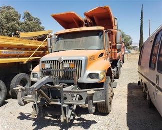 200	

2003 International 7500
Year: 2003
Make: International
Model: 7500
Vehicle Type: Truck
Mileage:
Plate:
Body Type:
Trim Level:
Drive Line: 6x4
Engine Type: L6, 8.7L (530 CID)
Fuel Type: Diesel
Horsepower:
Transmission:
VIN #: 1HTWPADTX3J065987
