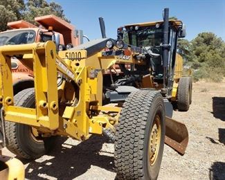 225	

John Deer 772GP
VIN NO: 1DW772GPCCE648044