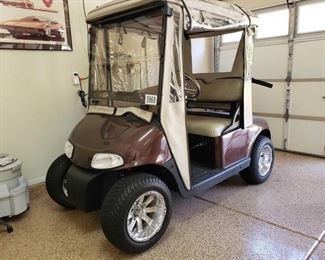 360	

2010 EZ Go RXV Flt Electric Golf Cart with Battery Charger
Serial Number: 5124205