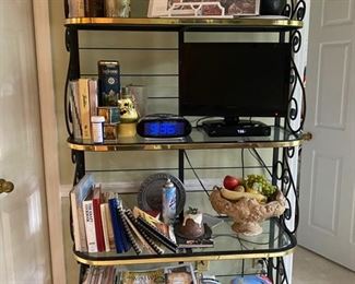 The staple of every large kitchen area. The baker’s rack. A great display for your favorite dishes and storage for your extra large collection of cookbooks!