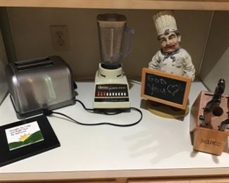 Several small appliances that have little wear. Nab a Cuisinart toaster and coffee grinder, mini chopper, oldie but goodie blender, and coffee makers for a great deal!