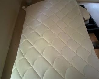 Queen size Sleep Number bed, Classic Series.
