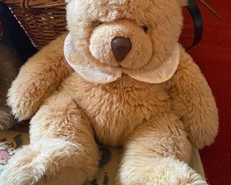 Vintage 1986 Gund Collector's Classic plush bear- Brown color NWT-HTF-RARE-13” 