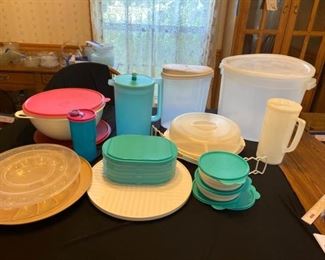 Large collection of plastic containers 