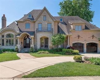 Clarendon Hills Estate Sale House