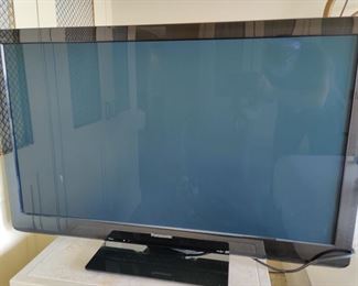 603 Panasonic 44 inch TV with Remote
