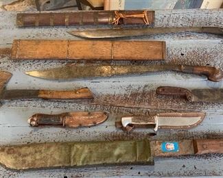Vintage assortment of fighting and homesteading knives