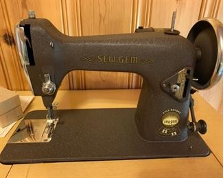 CLEARANCE  !  $30.00 now, was $150.00.........Vintage Sew Gem Sewing Machine with nice sewing Table, great condition! 