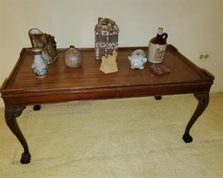 coffee table,  pottery 