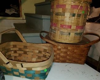 baskets, picnic baskets 
