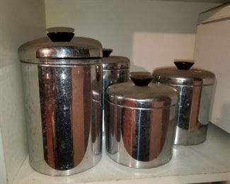 Pantry queen, canisters 