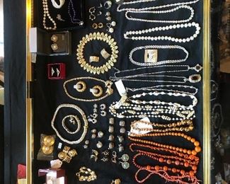 Jewelry/watches