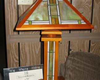 Mission style stained glass lamp   BUY IT NOW $ 95.00