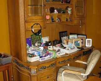 desk with upper cabinet    BUY IT NOW $