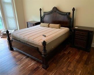 11. Grand Tempurpedic King Size Bed with adjustable and vibrating frame INCREDIBLE $2500                            81" x 90" x 70" tall 