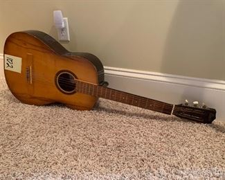 102. Childs? Paracho Acoustic Guitar Vintage $40