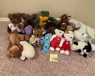 133. Stuffed Animals Lot $10