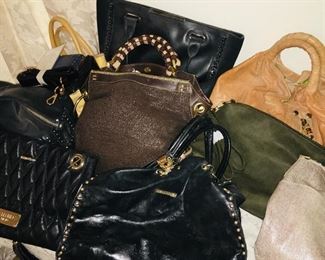 so many designer handbags