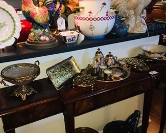 Maitland Smith console table and so many pretty things. 