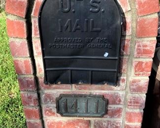 We look forward to seeing you August 13-15th at 1411 Hollytree Place, Tyler, 75703 ! (Please remember to park on Hollytree Dr.----just a few steps from the house.)