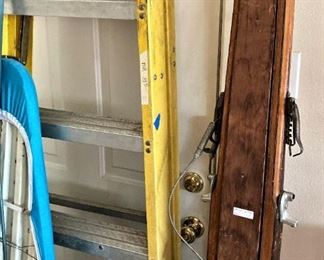Ladder; wooden skiis