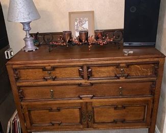 Dresser with 4 Drawers