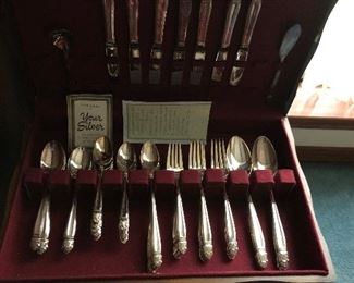 Flatware set