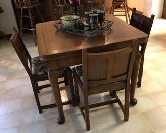 Draw leaf pub table with 4 chairs