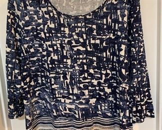 Chico's size 1      3/4 length sleeve     tee-shirt