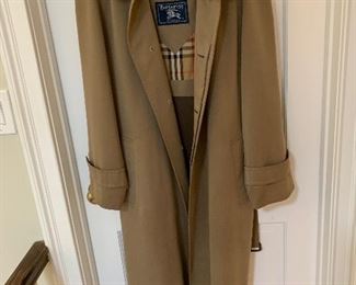 Burberry Men's raincoat Size  40 short 
