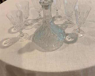 Crystal decanter w/6 wine glasses
