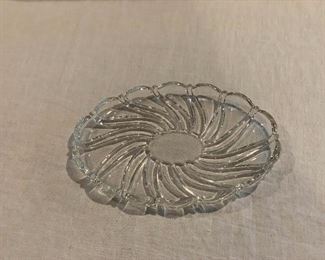 Glass serving plate