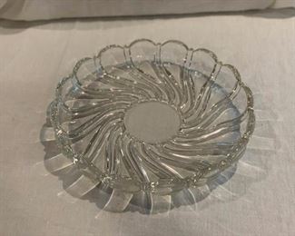 Glass serving plate