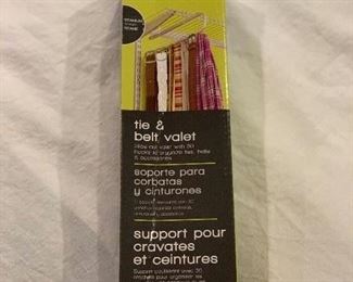 Rubbermaid tie rack - never used