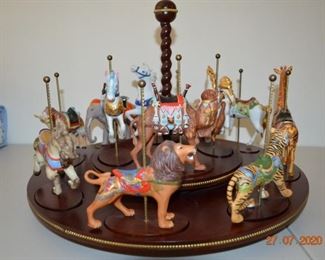 The Treasury of Carousel Art Franklin Mint
12 Animals & Wooden Rotating Display