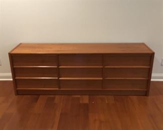 Midcentury style dresser, 9 drawers