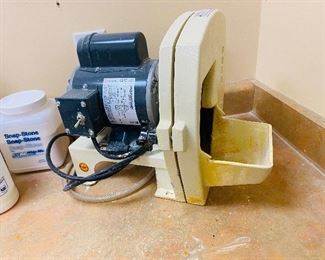 Buffalo mold Trimmer