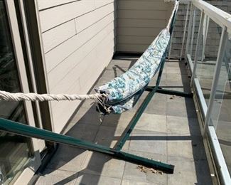 Outdoor Hammock with Metal Cradle Stand