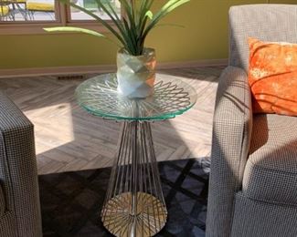 ETHAN ALLEN Radial Table