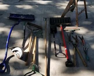 14 pcs of misc lawn tools
